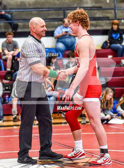 Thumbnail 2 in Shawnee Mission Varsity Invitational  photogallery.