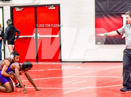 Thumbnail 3 in Shawnee Mission Varsity Invitational  photogallery.