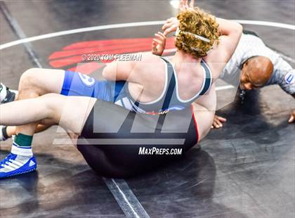 Thumbnail 2 in Shawnee Mission Varsity Invitational  photogallery.