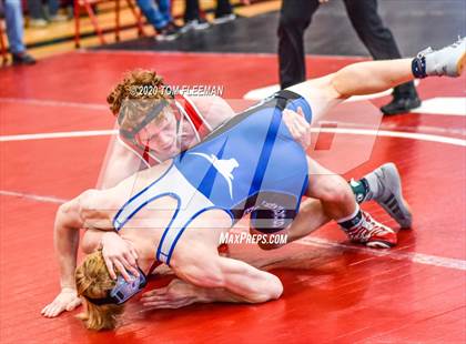 Thumbnail 1 in Shawnee Mission Varsity Invitational  photogallery.