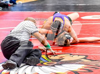 Thumbnail 3 in Shawnee Mission Varsity Invitational  photogallery.