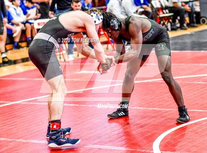 Thumbnail 3 in Shawnee Mission Varsity Invitational  photogallery.