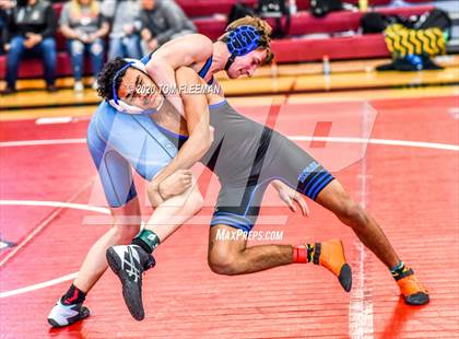 Thumbnail 1 in Shawnee Mission Varsity Invitational  photogallery.