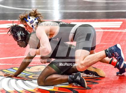 Thumbnail 1 in Shawnee Mission Varsity Invitational  photogallery.