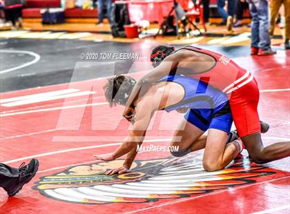 Thumbnail 3 in Shawnee Mission Varsity Invitational  photogallery.