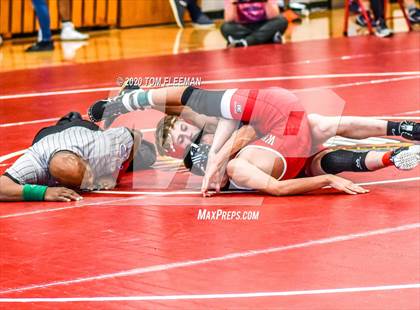 Thumbnail 2 in Shawnee Mission Varsity Invitational  photogallery.