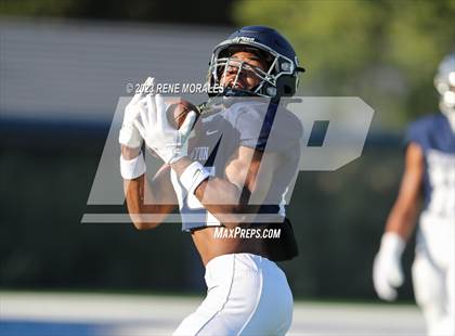 Thumbnail 1 in Orange Lutheran vs Sierra Canyon photogallery.