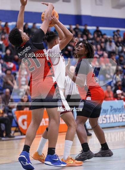 Thumbnail 3 in Mount Miguel vs. Southwest SD (CIF SDS D4 Final) photogallery.