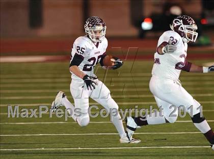 Thumbnail 1 in Goldthwaite vs. Garrison (1A Division 1 Semifinals) photogallery.