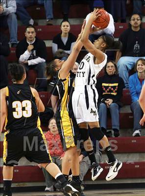 Thumbnail 1 in Wilcox vs. Archbishop Mitty (CIF CCS D2 Final) photogallery.