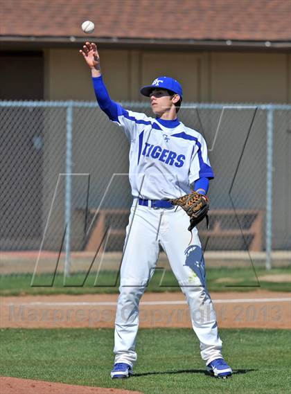Thumbnail 3 in Allen JV @ Gunter (Gunter Classic) photogallery.