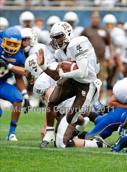 Thumbnail 3 in Mount Carmel vs. Simeon (Chicago Kickoff Classic) photogallery.