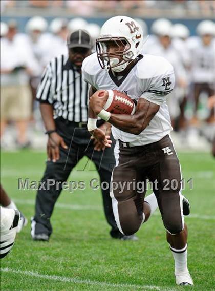 Thumbnail 3 in Mount Carmel vs. Simeon (Chicago Kickoff Classic) photogallery.