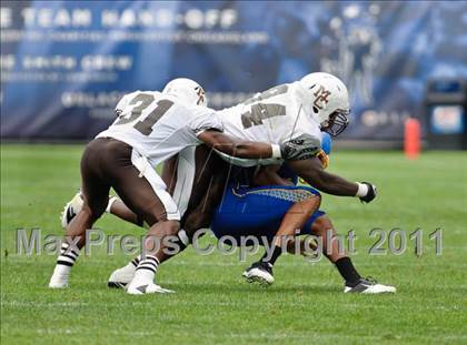 Thumbnail 1 in Mount Carmel vs. Simeon (Chicago Kickoff Classic) photogallery.