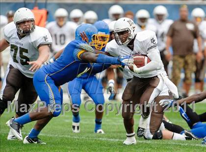 Thumbnail 1 in Mount Carmel vs. Simeon (Chicago Kickoff Classic) photogallery.