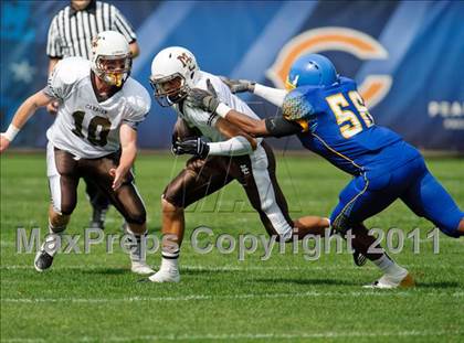 Thumbnail 2 in Mount Carmel vs. Simeon (Chicago Kickoff Classic) photogallery.