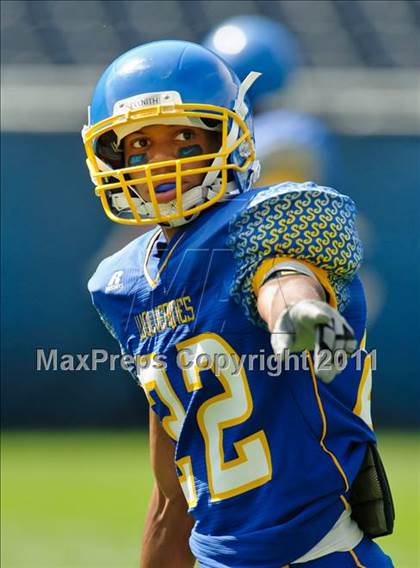 Thumbnail 3 in Mount Carmel vs. Simeon (Chicago Kickoff Classic) photogallery.