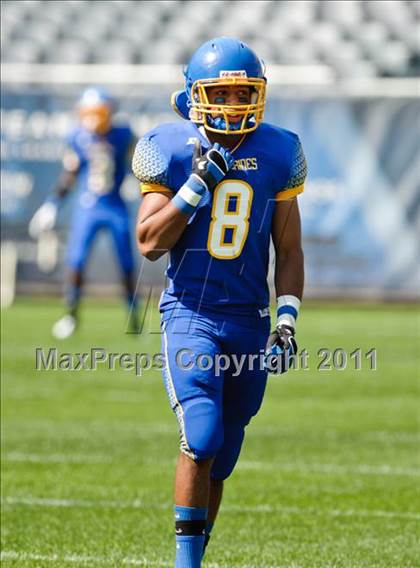 Thumbnail 3 in Mount Carmel vs. Simeon (Chicago Kickoff Classic) photogallery.