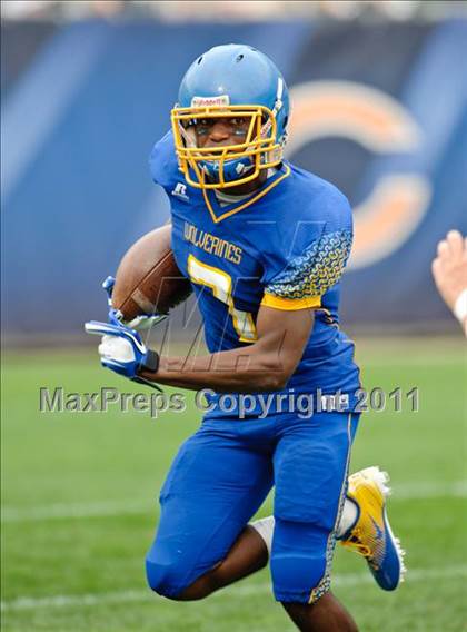 Thumbnail 3 in Mount Carmel vs. Simeon (Chicago Kickoff Classic) photogallery.