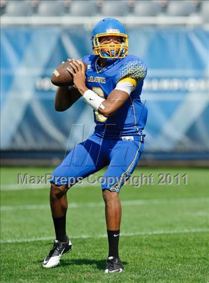 Thumbnail 1 in Mount Carmel vs. Simeon (Chicago Kickoff Classic) photogallery.