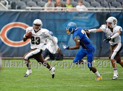 Thumbnail 2 in Mount Carmel vs. Simeon (Chicago Kickoff Classic) photogallery.
