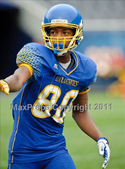 Thumbnail 1 in Mount Carmel vs. Simeon (Chicago Kickoff Classic) photogallery.