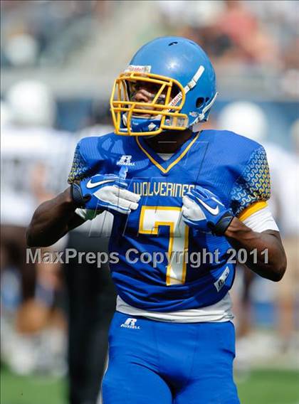 Thumbnail 2 in Mount Carmel vs. Simeon (Chicago Kickoff Classic) photogallery.