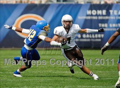 Thumbnail 2 in Mount Carmel vs. Simeon (Chicago Kickoff Classic) photogallery.