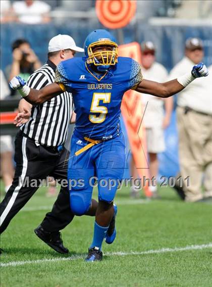 Thumbnail 1 in Mount Carmel vs. Simeon (Chicago Kickoff Classic) photogallery.