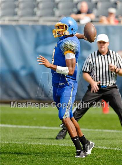 Thumbnail 3 in Mount Carmel vs. Simeon (Chicago Kickoff Classic) photogallery.