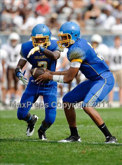 Thumbnail 3 in Mount Carmel vs. Simeon (Chicago Kickoff Classic) photogallery.