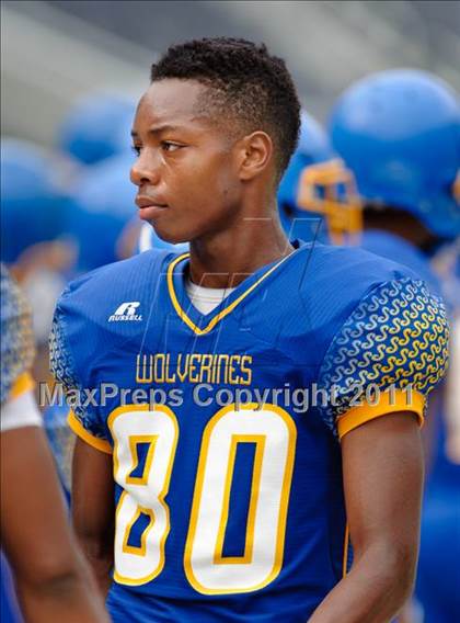 Thumbnail 2 in Mount Carmel vs. Simeon (Chicago Kickoff Classic) photogallery.