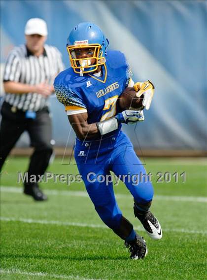 Thumbnail 1 in Mount Carmel vs. Simeon (Chicago Kickoff Classic) photogallery.