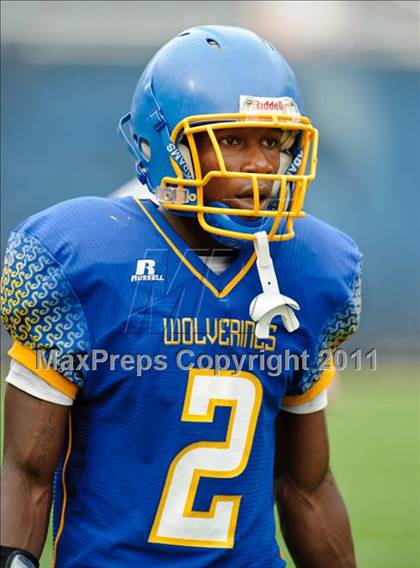 Thumbnail 3 in Mount Carmel vs. Simeon (Chicago Kickoff Classic) photogallery.