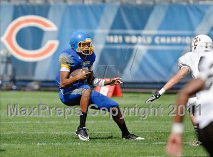 Thumbnail 2 in Mount Carmel vs. Simeon (Chicago Kickoff Classic) photogallery.