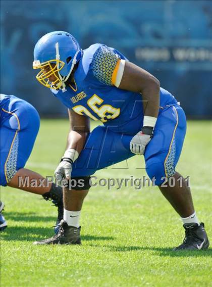 Thumbnail 3 in Mount Carmel vs. Simeon (Chicago Kickoff Classic) photogallery.