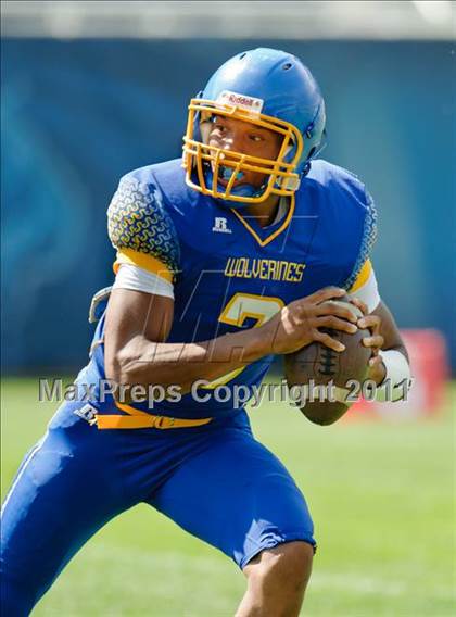 Thumbnail 3 in Mount Carmel vs. Simeon (Chicago Kickoff Classic) photogallery.