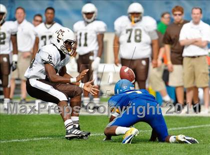 Thumbnail 2 in Mount Carmel vs. Simeon (Chicago Kickoff Classic) photogallery.