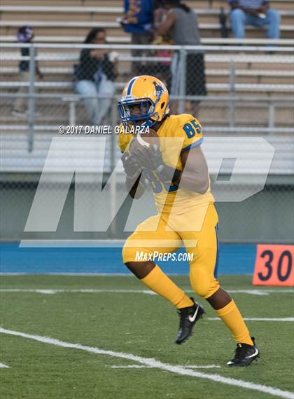 Thumbnail 2 in Northwestern vs Booker T Washington photogallery.