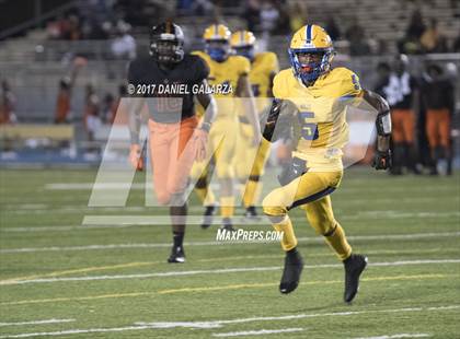 Thumbnail 3 in Northwestern vs Booker T Washington photogallery.