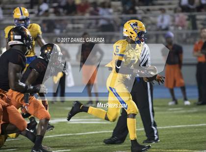 Thumbnail 3 in Northwestern vs Booker T Washington photogallery.