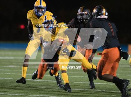 Thumbnail 2 in Northwestern vs Booker T Washington photogallery.