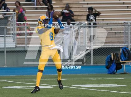 Thumbnail 1 in Northwestern vs Booker T Washington photogallery.