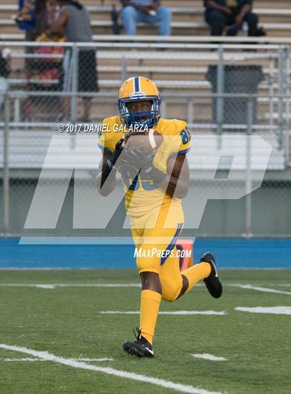 Thumbnail 1 in Northwestern vs Booker T Washington photogallery.
