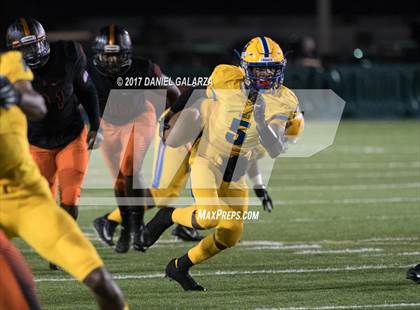 Thumbnail 2 in Northwestern vs Booker T Washington photogallery.