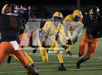 Thumbnail 2 in Northwestern vs Booker T Washington photogallery.