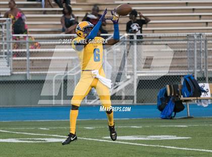 Thumbnail 3 in Northwestern vs Booker T Washington photogallery.
