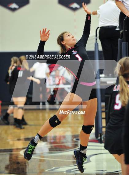 Thumbnail 3 in Lutheran North vs. Hitchcock (Bay Area Christian Tournament) photogallery.
