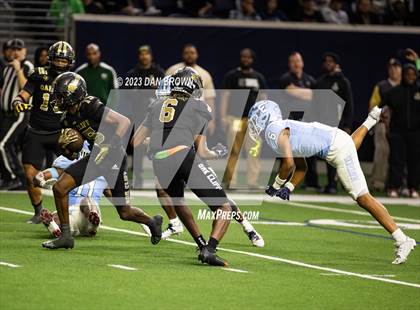 Thumbnail 2 in Emerson vs. South Oak Cliff (UIL 5A D2 Semifinals) photogallery.