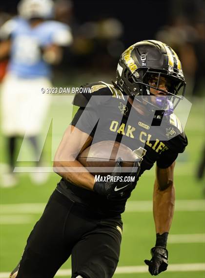 Thumbnail 2 in Emerson vs. South Oak Cliff (UIL 5A D2 Semifinals) photogallery.